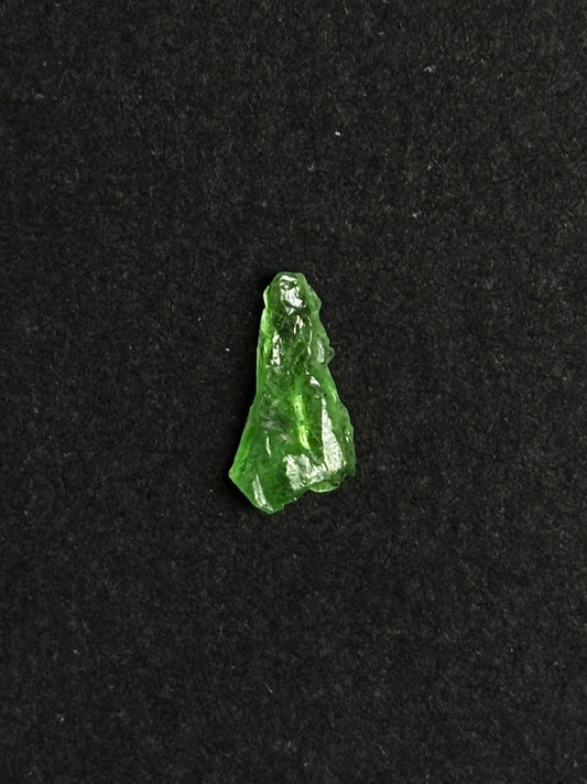 TSAVORITA BRUTO (GRANATE VERDE)