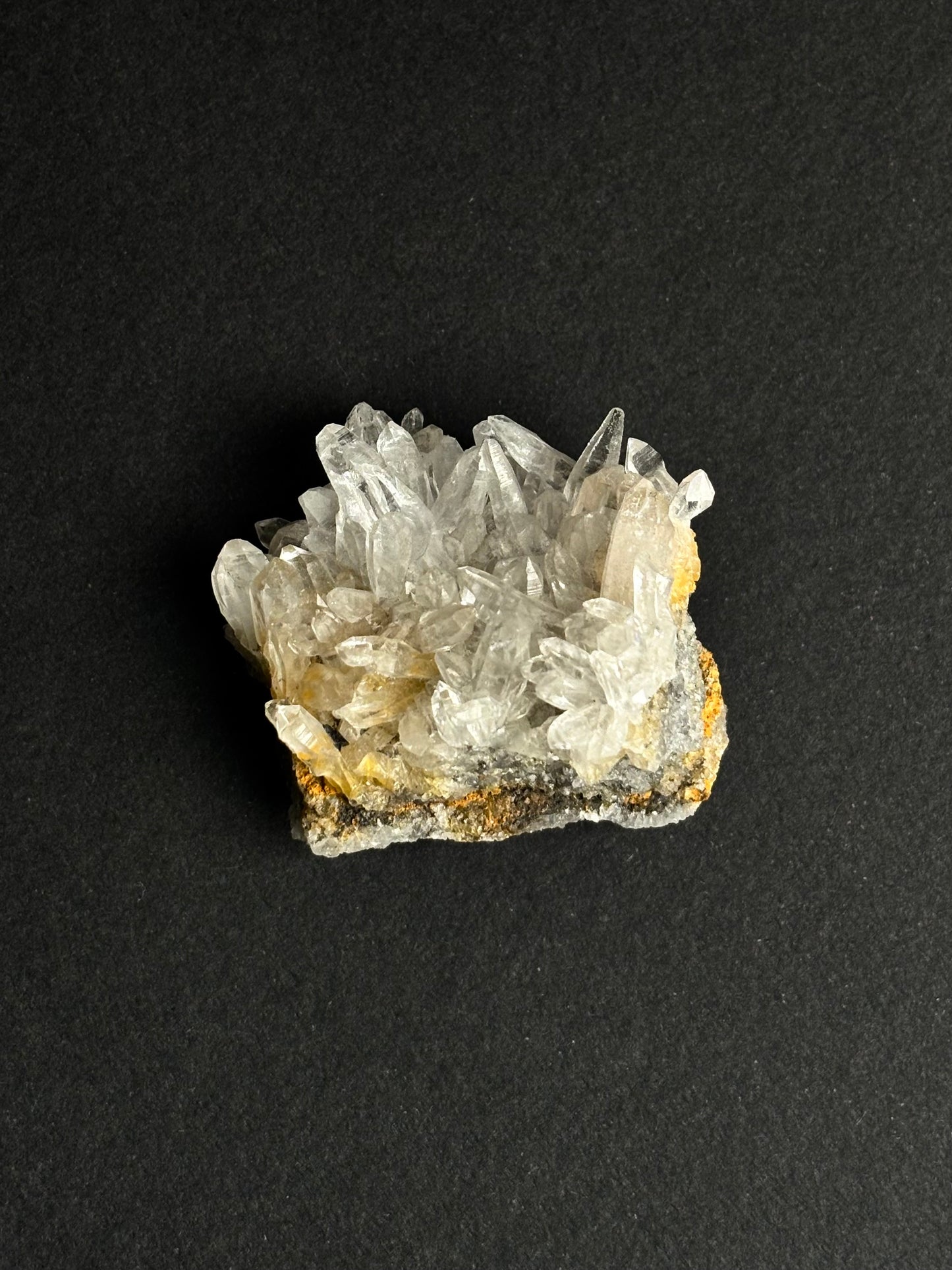 CUARZO CRISTAL Y LIMONITA CLUSTER