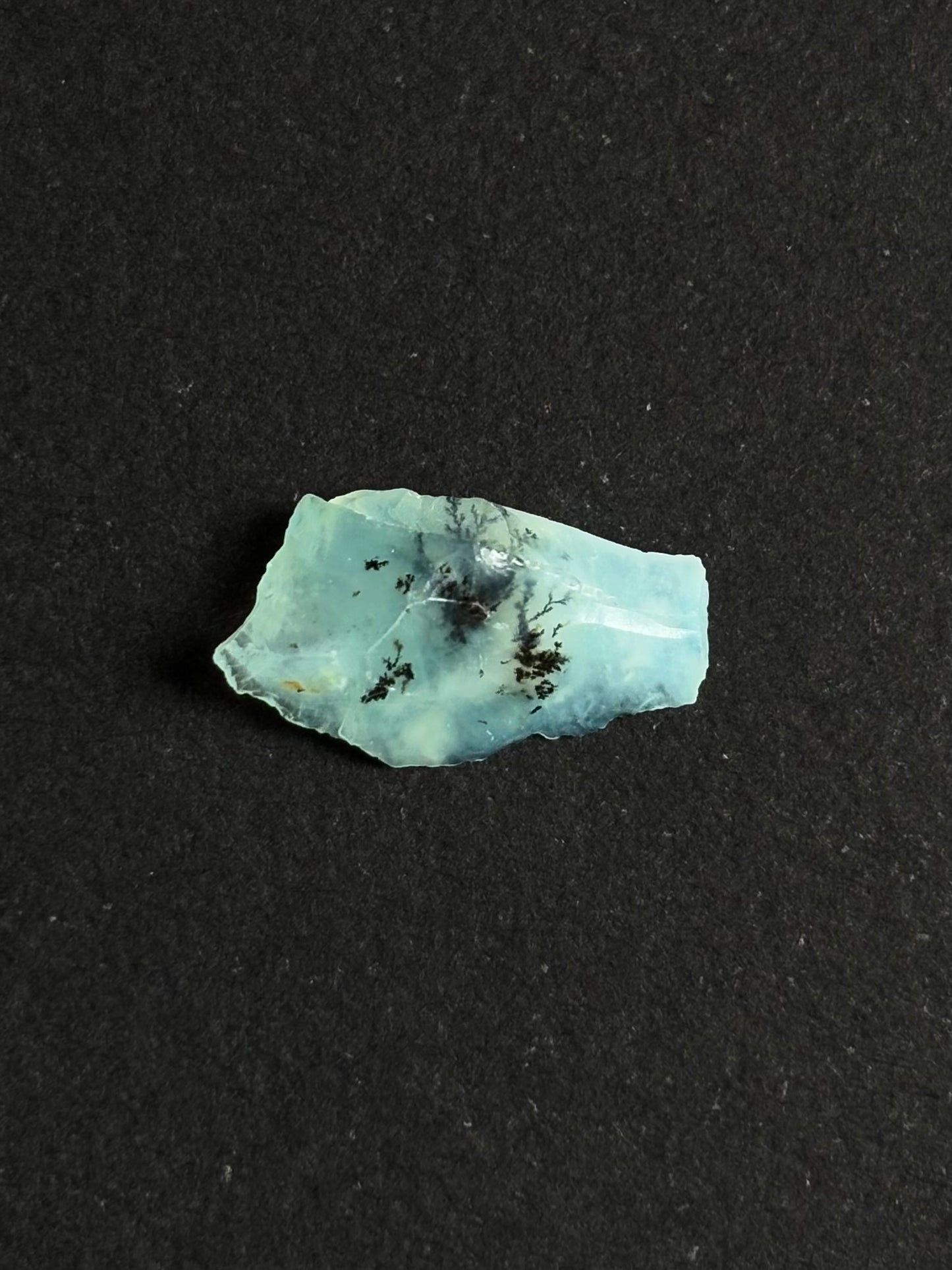 ÓPALO ANDINO DENDRÍTICO BRUTO