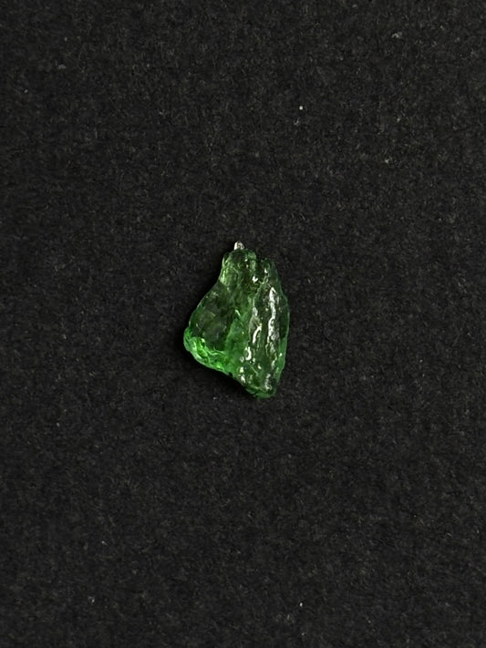 TSAVORITA BRUTO (GRANATE VERDE)