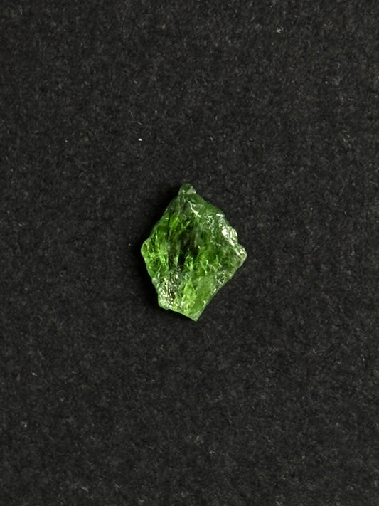 TSAVORITA BRUTO (GRANATE VERDE)