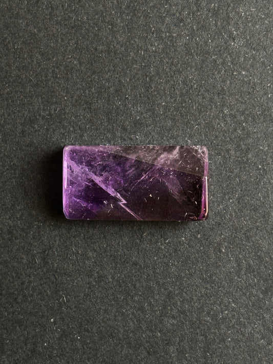 AMATISTA CABUJÓN PRISMÁTICO