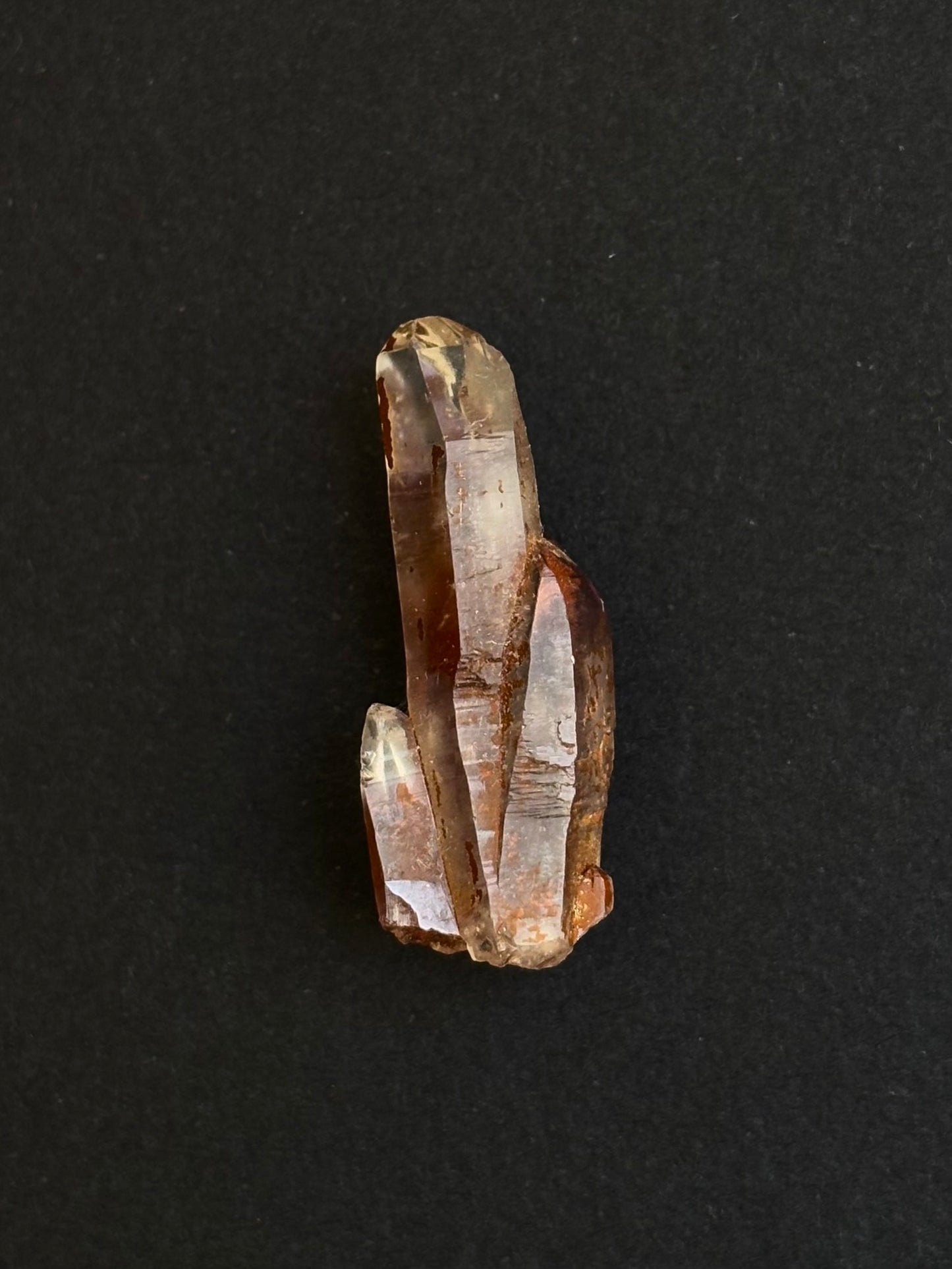 CUARZO Y ÓXIDO HIERRO CRISTALES