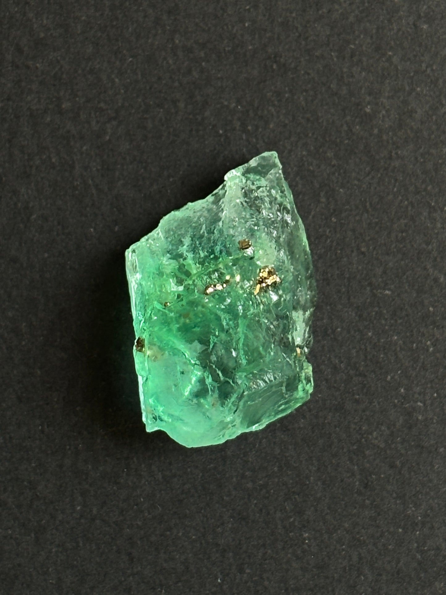 FLUORITA VERDE Y PIRITA BRUTO