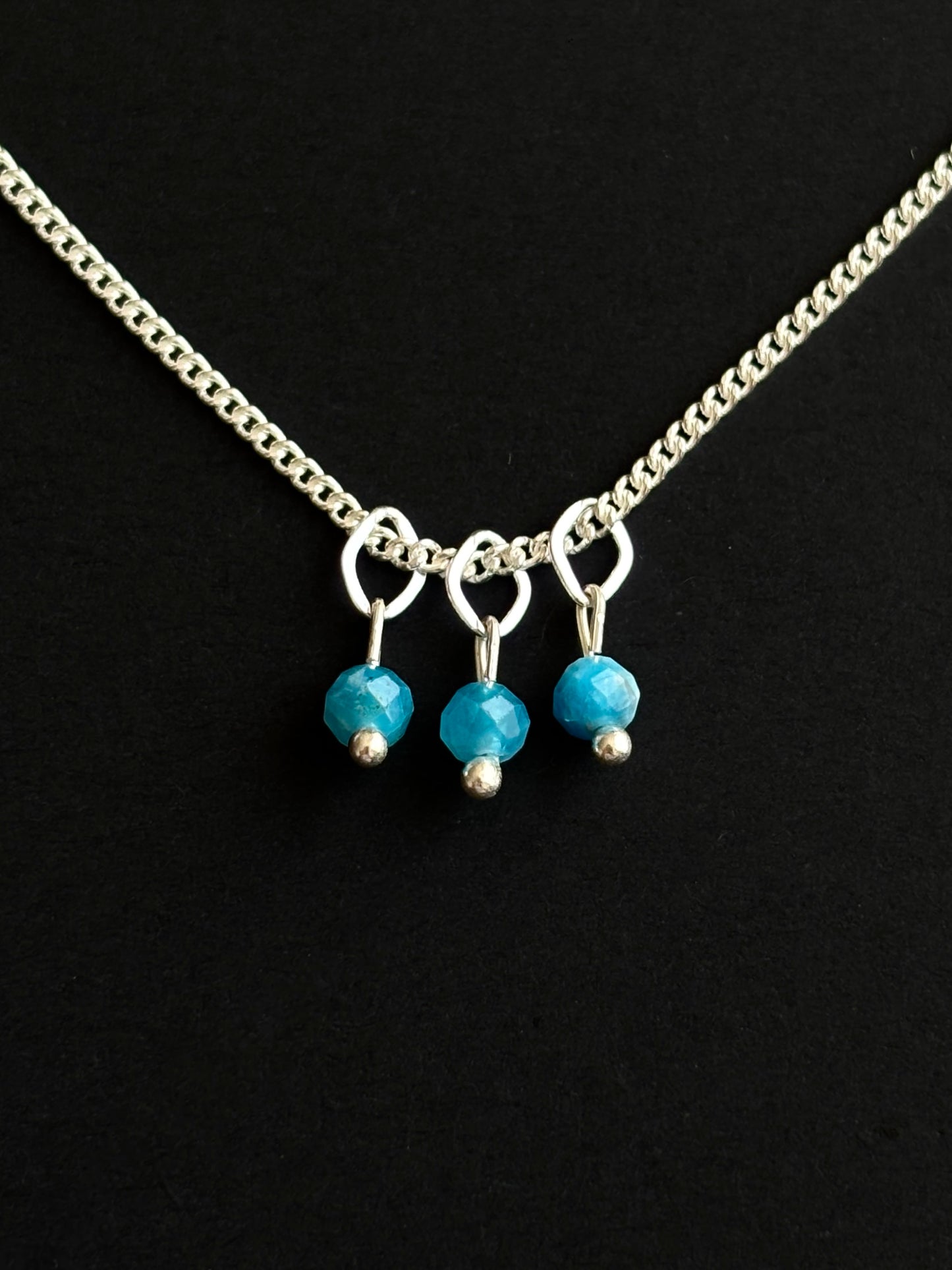 APATITO AZUL COLLAR PLATA