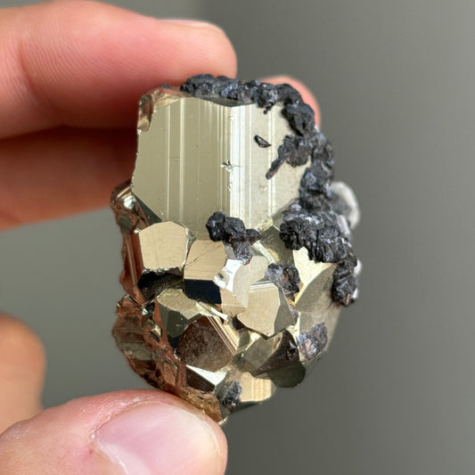 sphalerite and dodecahedral pyrite