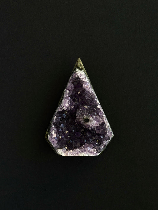 AMATISTA ESTALACTITA EN CAPILLA (L)