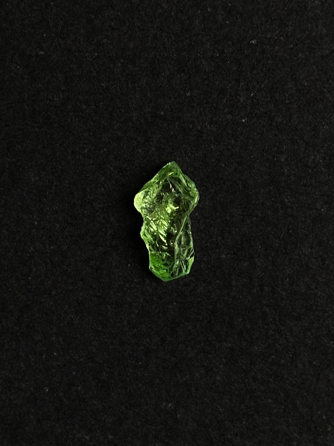 TSAVORITA BRUTO (GRANATE VERDE)