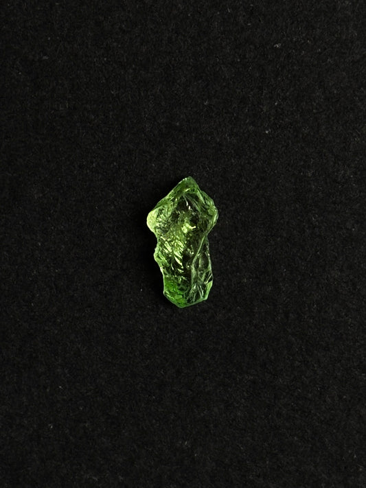 TSAVORITA BRUTO (GRANATE VERDE)