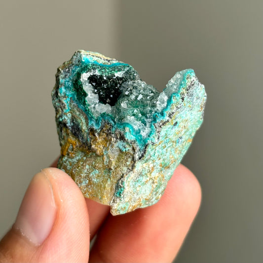 gem silica and Atacamite