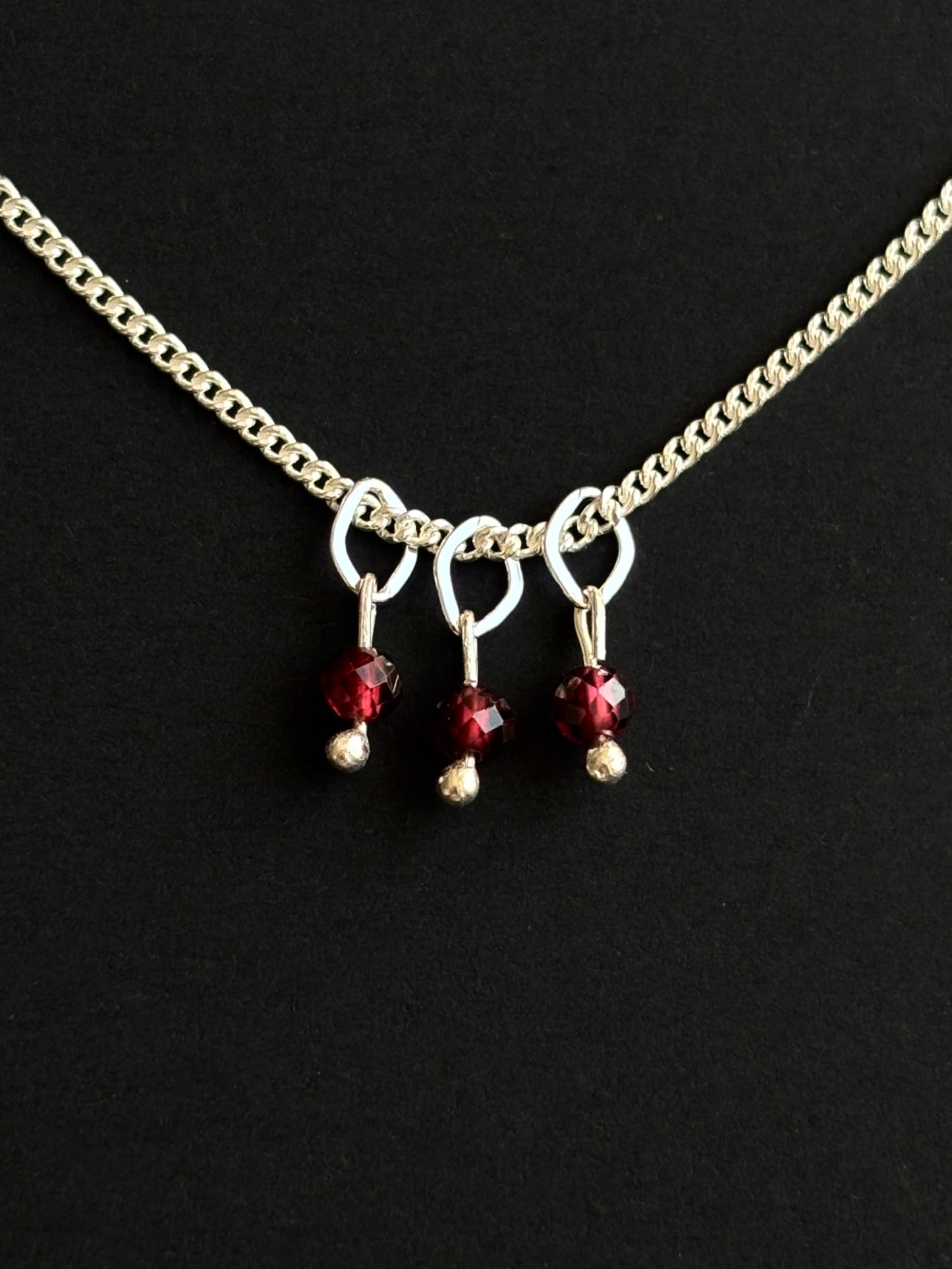 GRANATE COLLAR PLATA